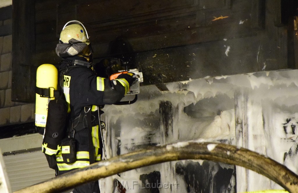 Grossfeuer Einfamilienhaus Siegburg Muehlengrabenstr P0417.JPG - Miklos Laubert